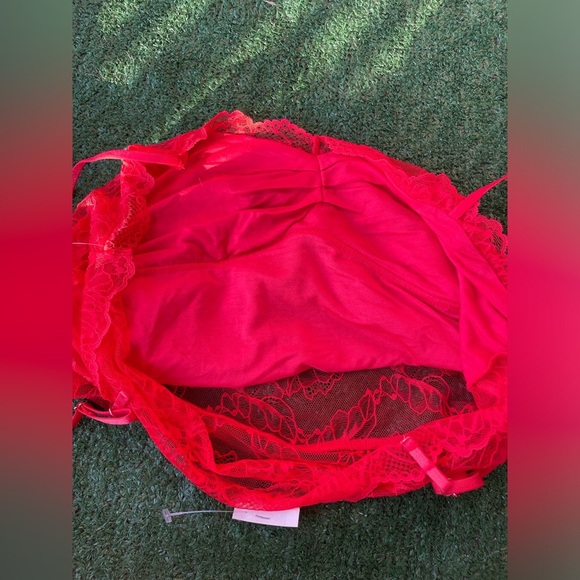 NEW Free People|| Lacey Essential Cami in Red size Large - Picture 6 of 7